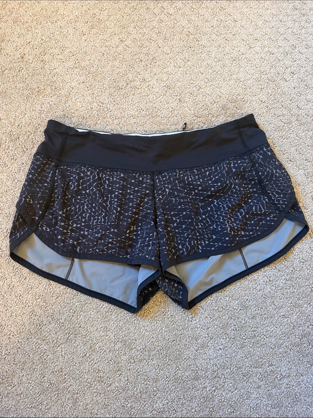 Lululemon Black and Gray Patterned Speed Up 2.5” Running Athletic Shorts